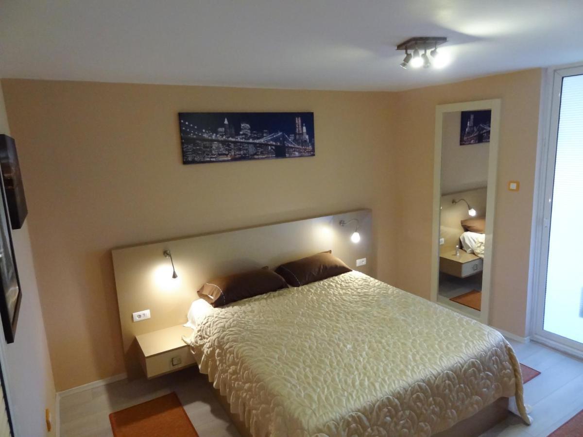 Lvc,Lac & Nyc Apartshotel Faleza غالات المظهر الخارجي الصورة